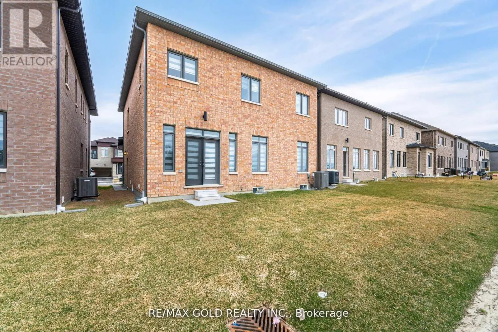 15 DUXBURY ROAD
