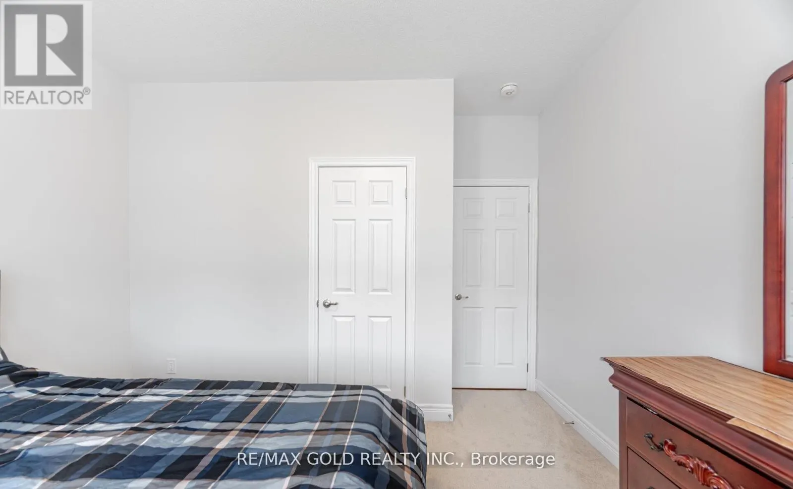 15 DUXBURY ROAD