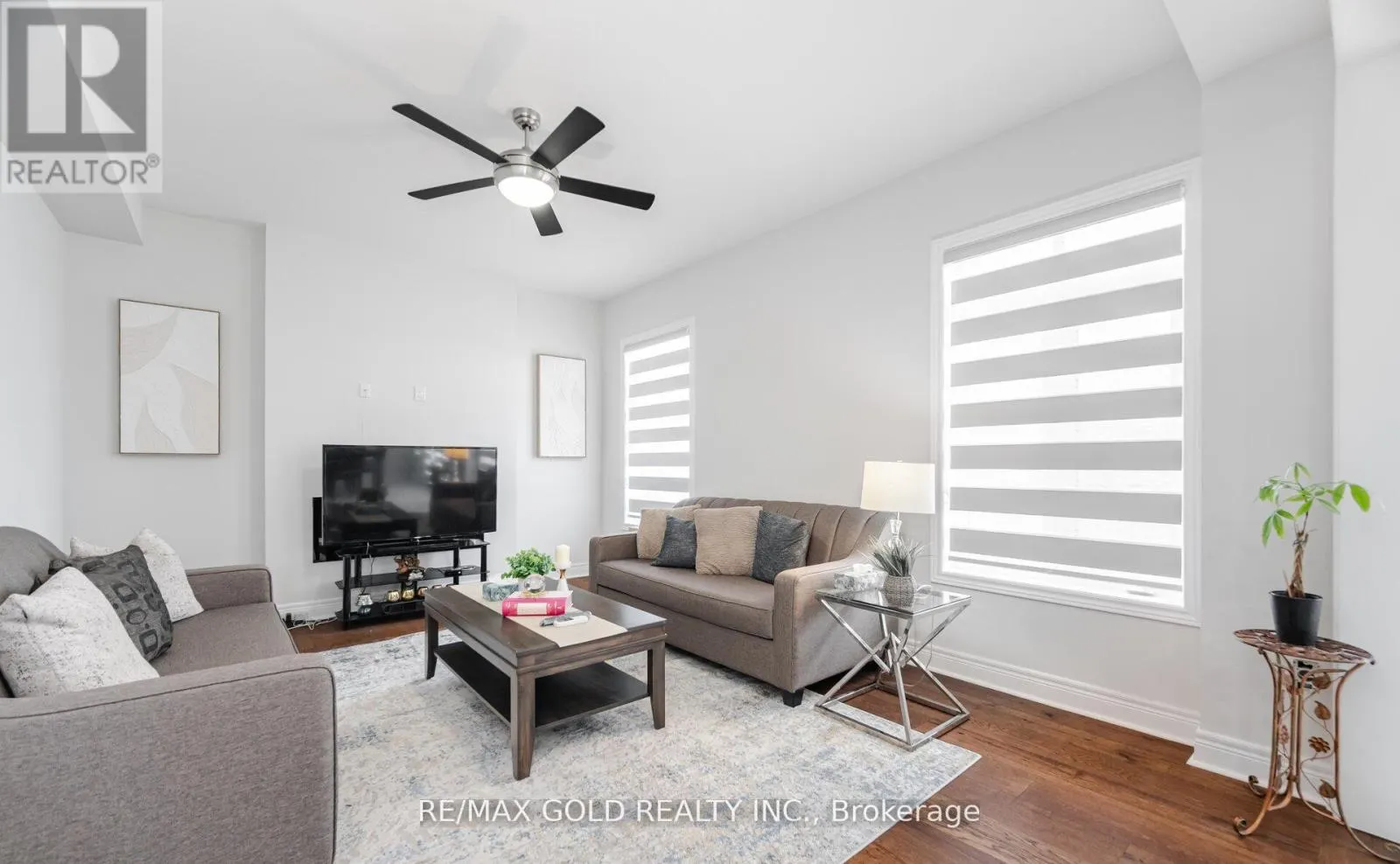 15 DUXBURY ROAD