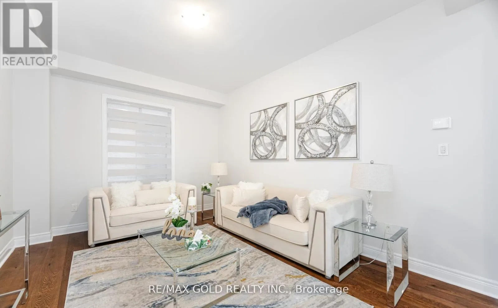 15 DUXBURY ROAD