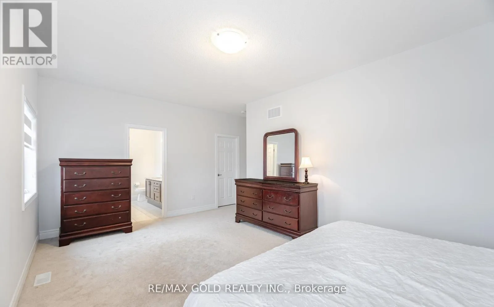 15 DUXBURY ROAD