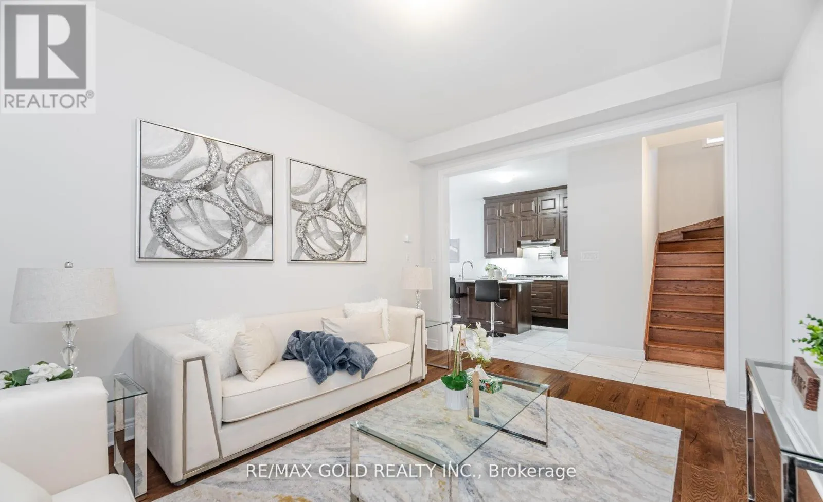 15 DUXBURY ROAD