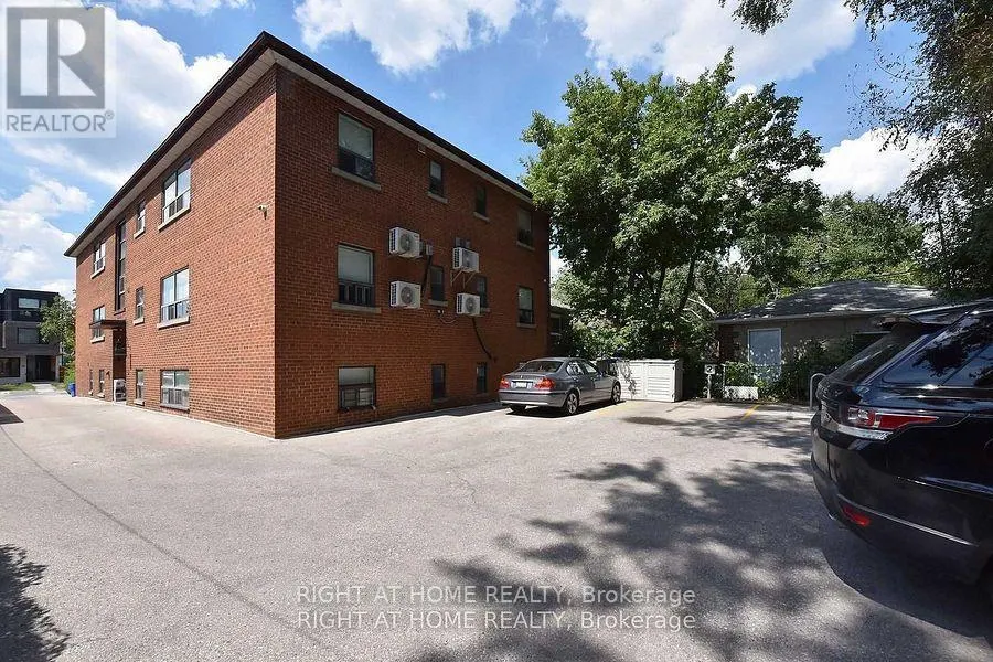 8 - 121 FOURTH STREET