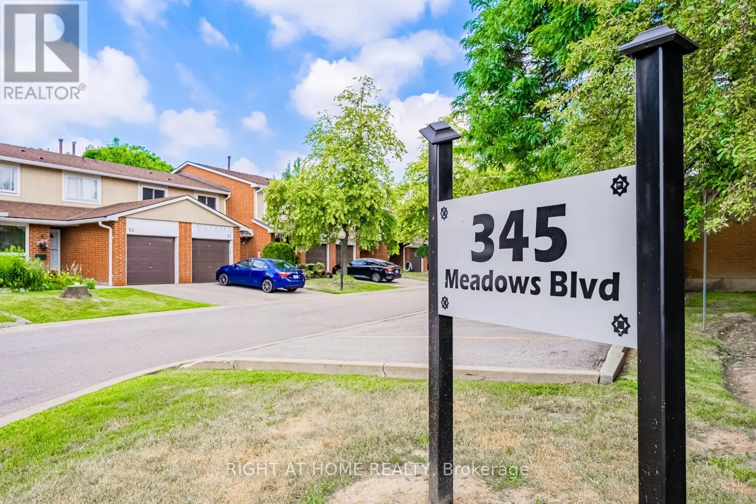 19 - 345 MEADOWS BOULEVARD W