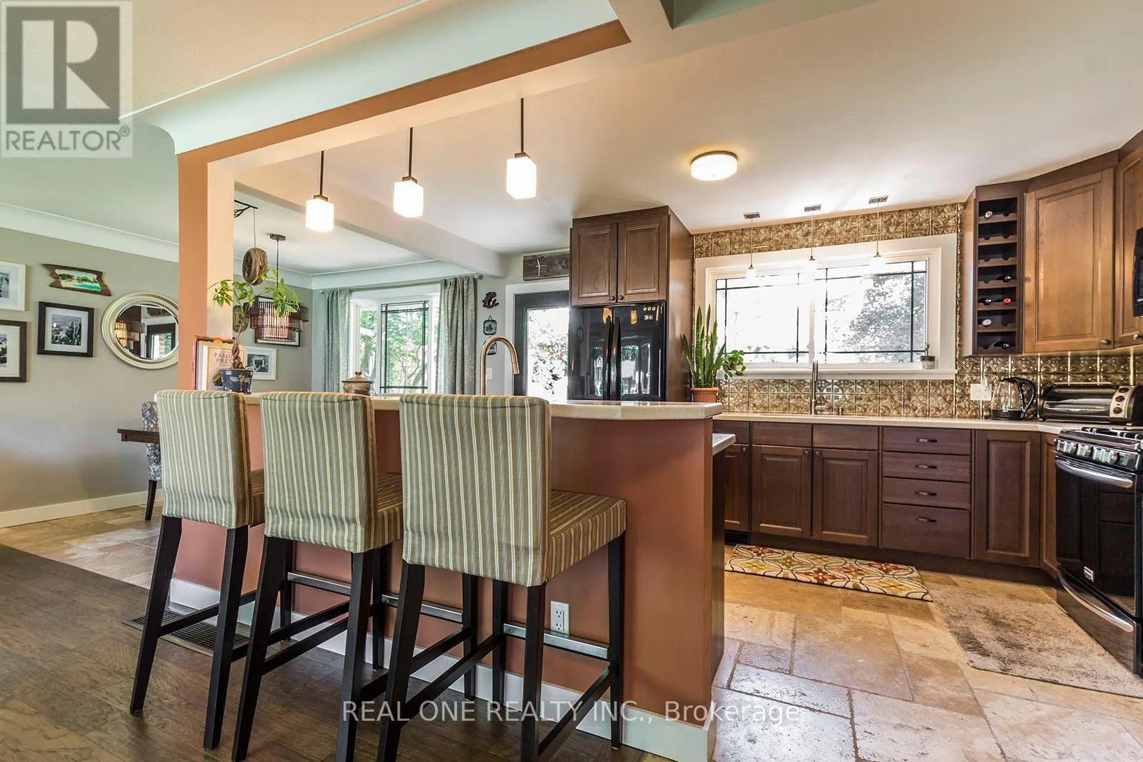 5222 BROMLEY ROAD