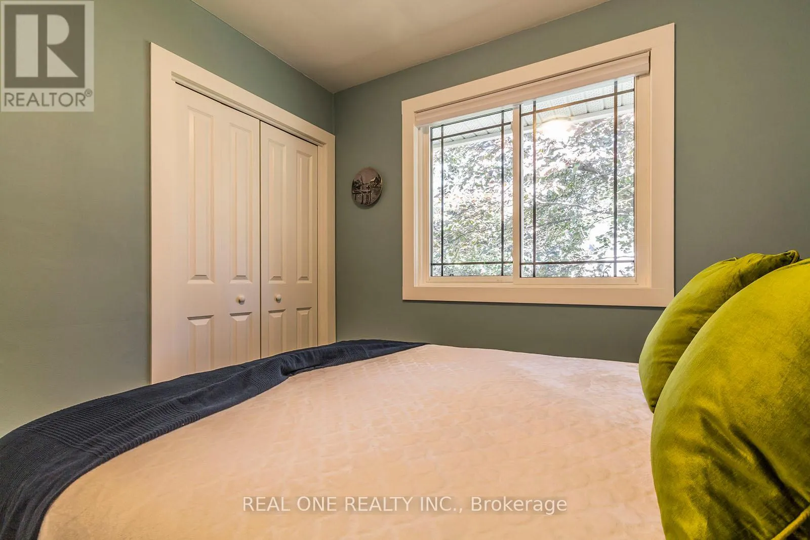 5222 BROMLEY ROAD