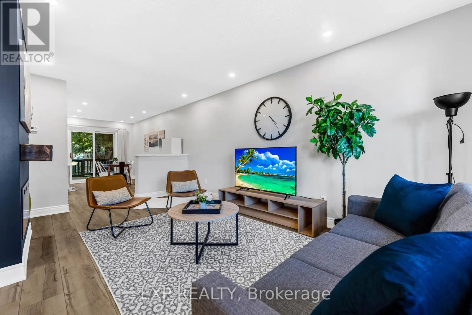 2258 MANCHESTER DRIVE