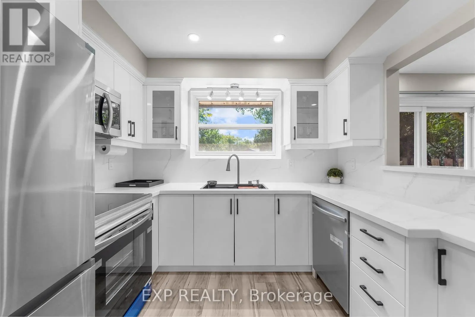 2258 MANCHESTER DRIVE