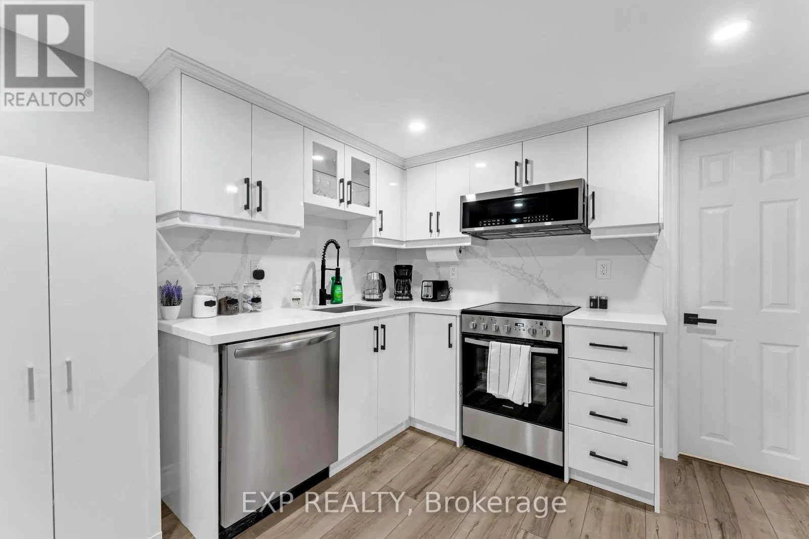 2258 MANCHESTER DRIVE