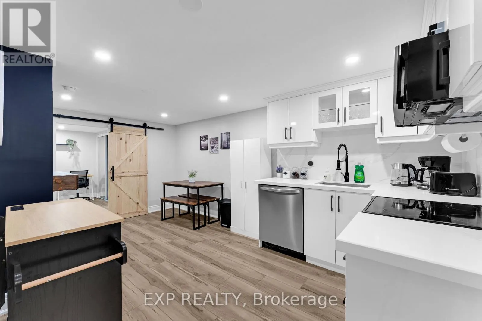 2258 MANCHESTER DRIVE