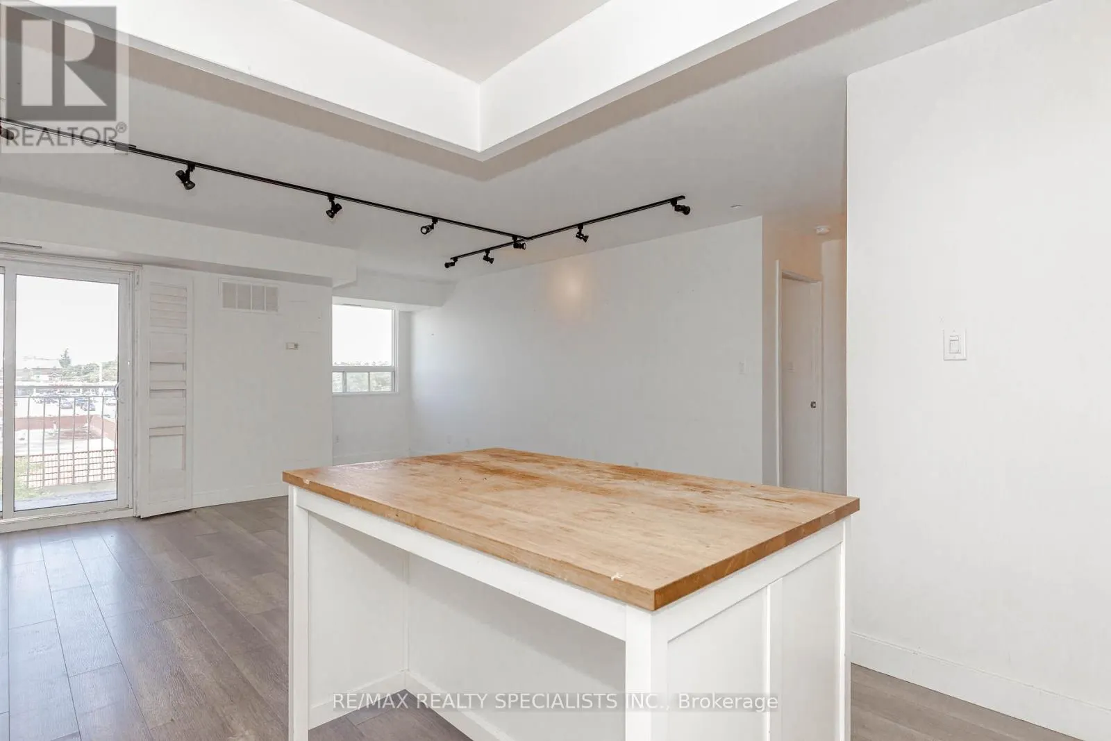 401 - 32 TANNERY STREET