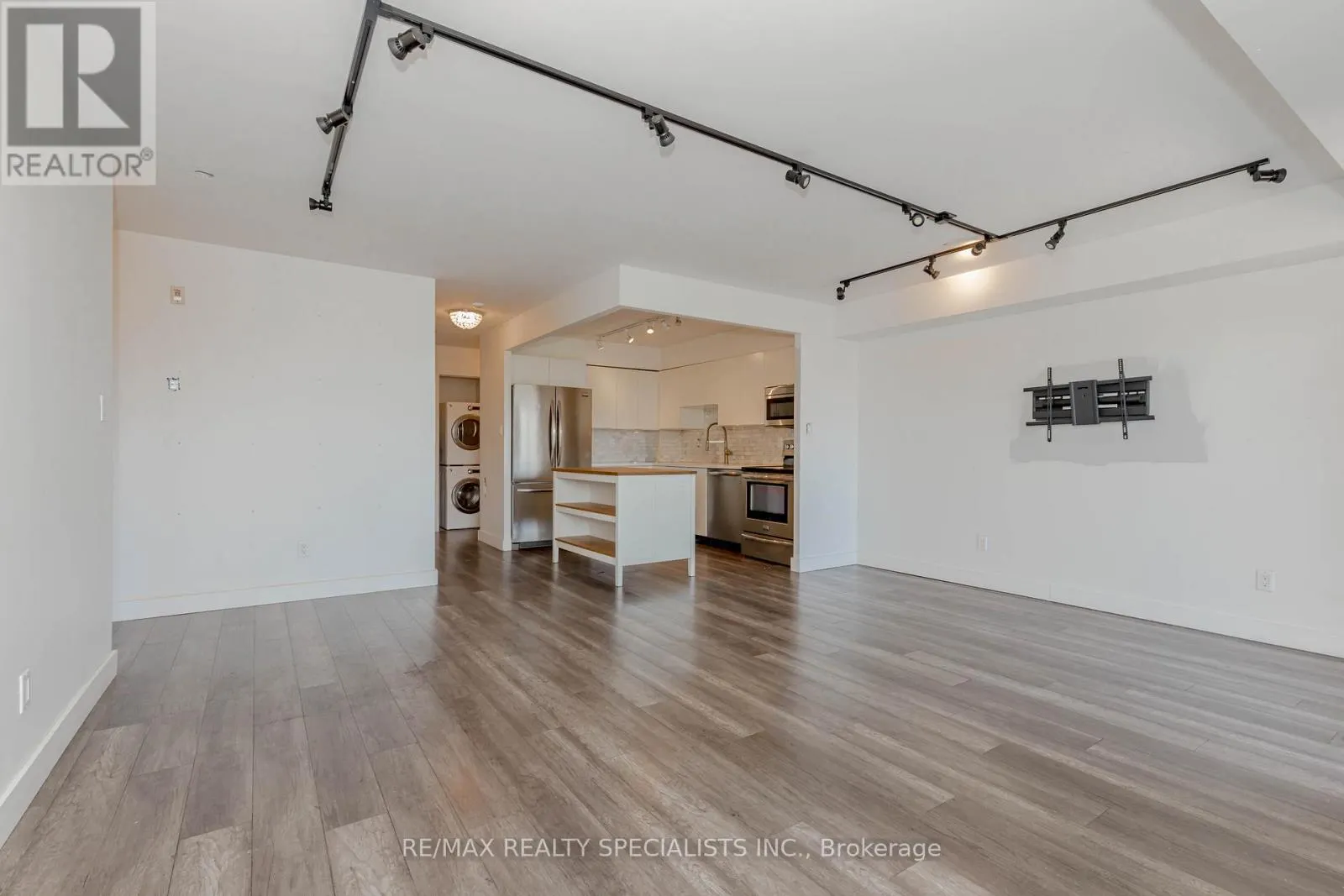 401 - 32 TANNERY STREET