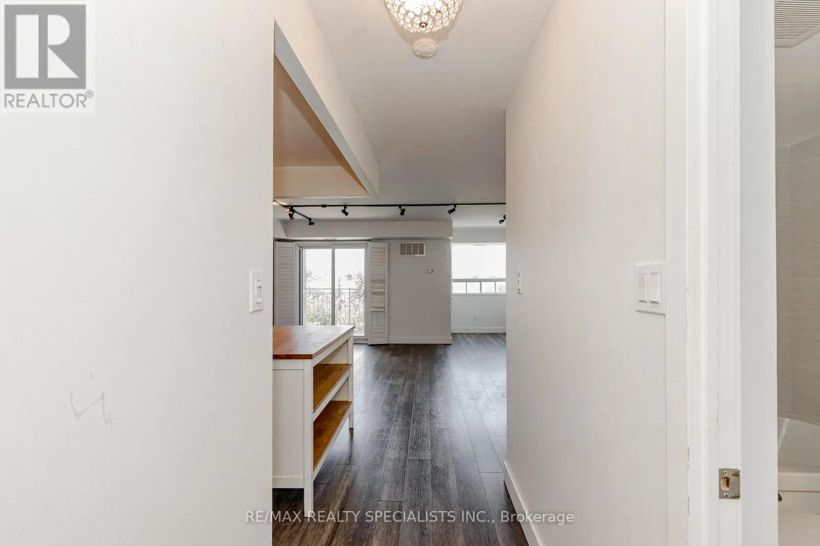 401 - 32 TANNERY STREET