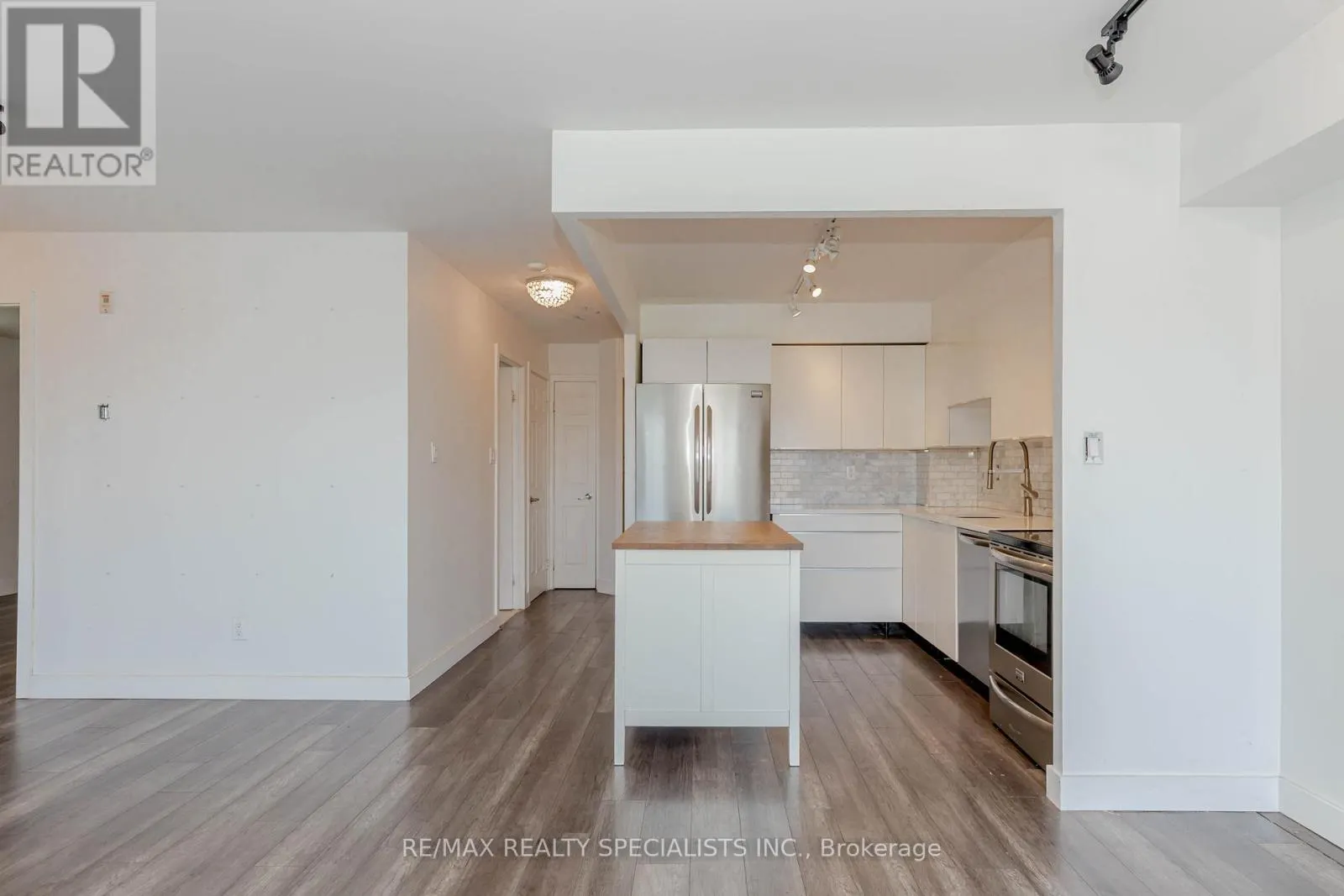 401 - 32 TANNERY STREET