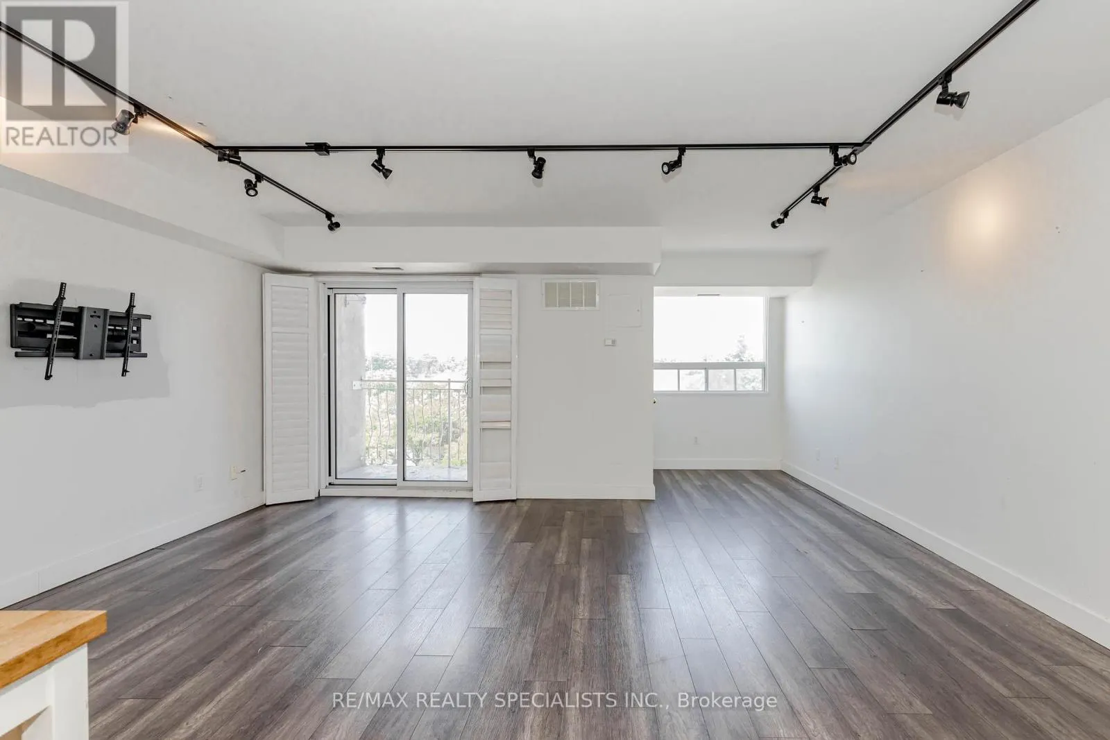401 - 32 TANNERY STREET