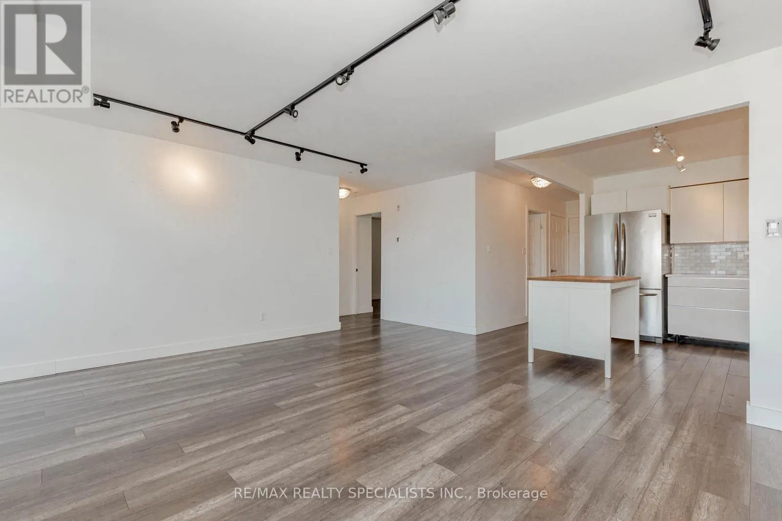 401 - 32 TANNERY STREET