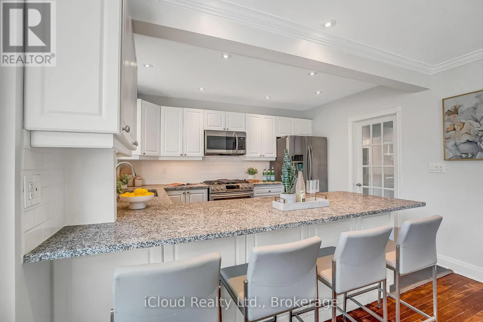 4691 DUNDAS STREET W