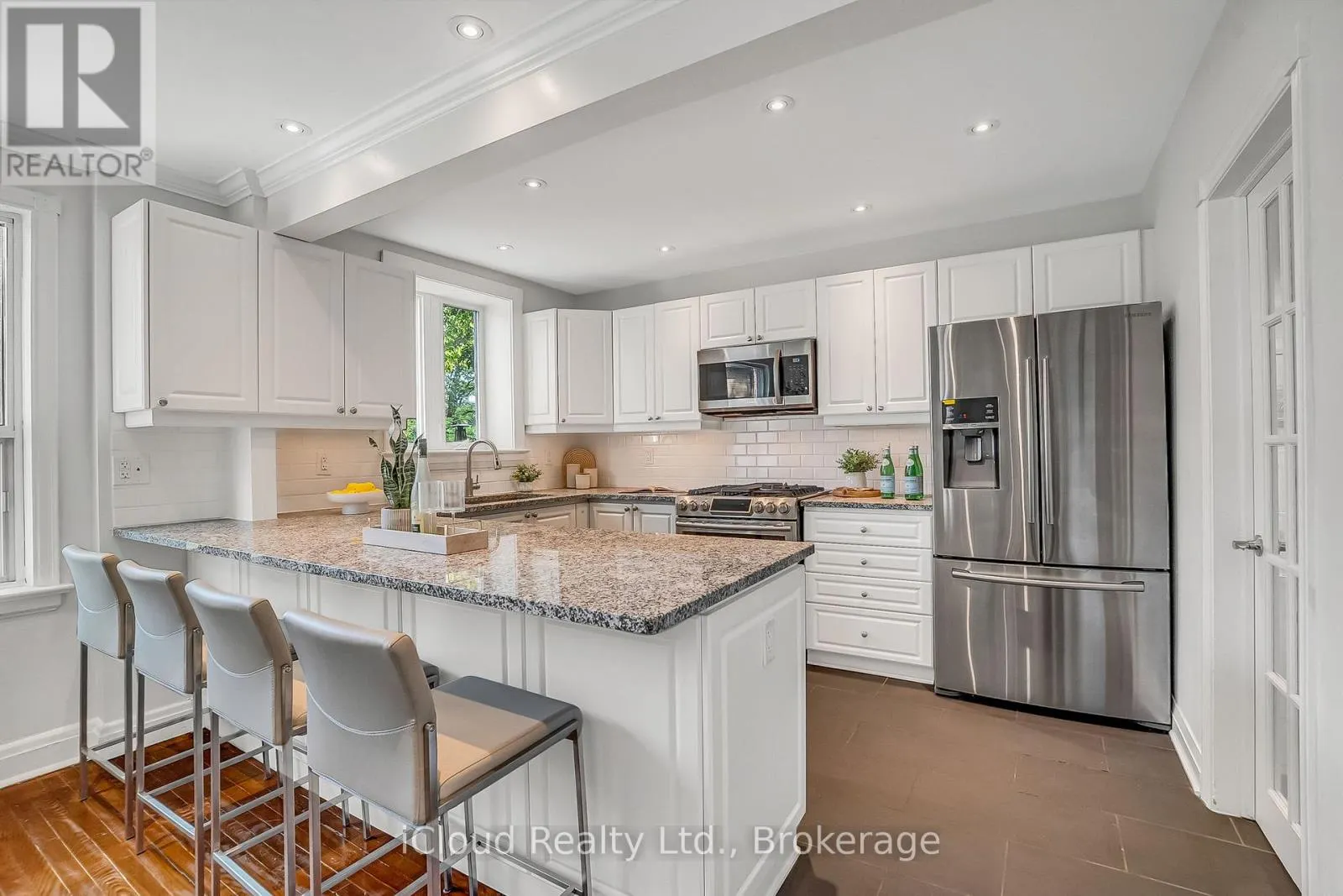 4691 DUNDAS STREET W
