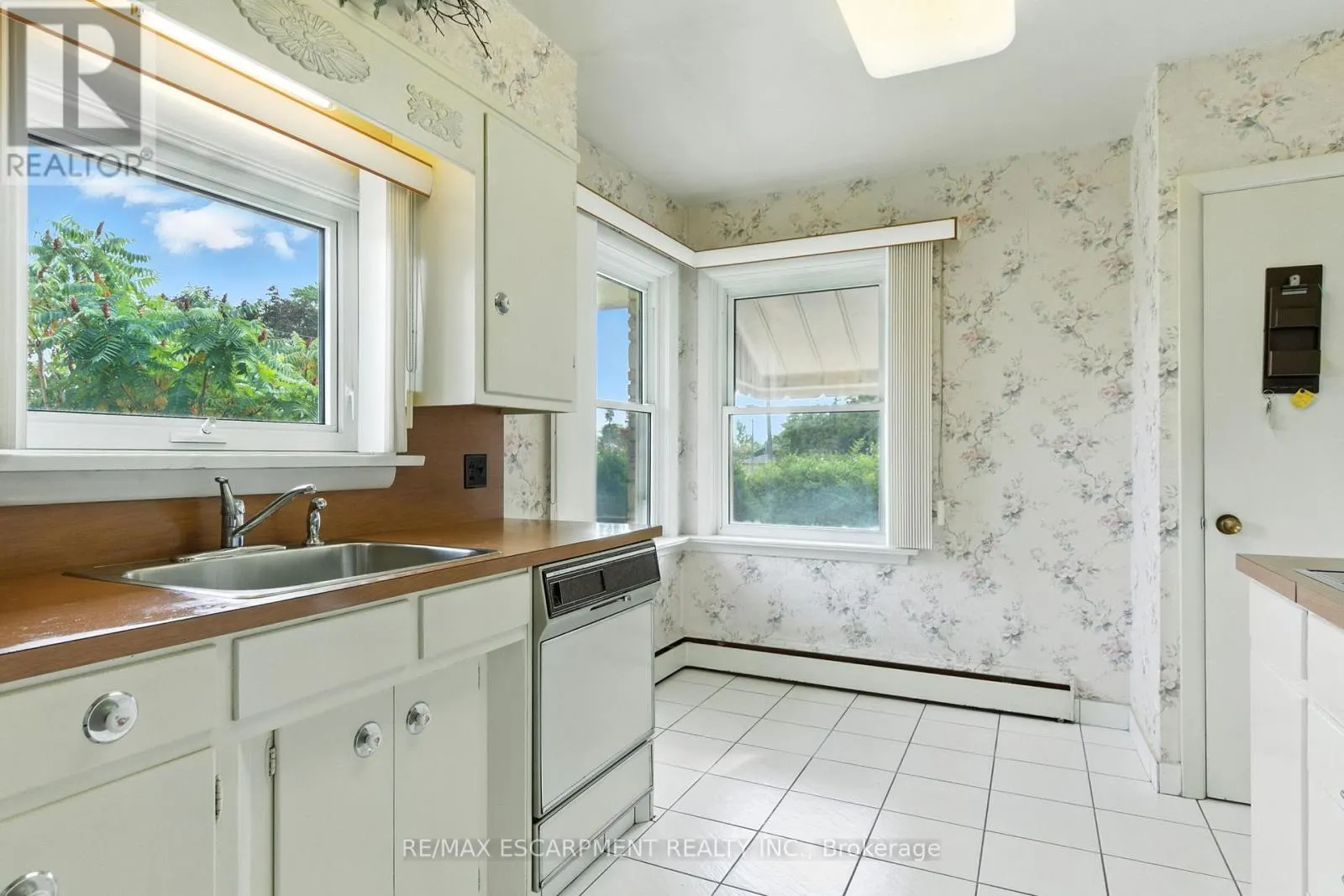 2311 MOUNTAINSIDE DRIVE