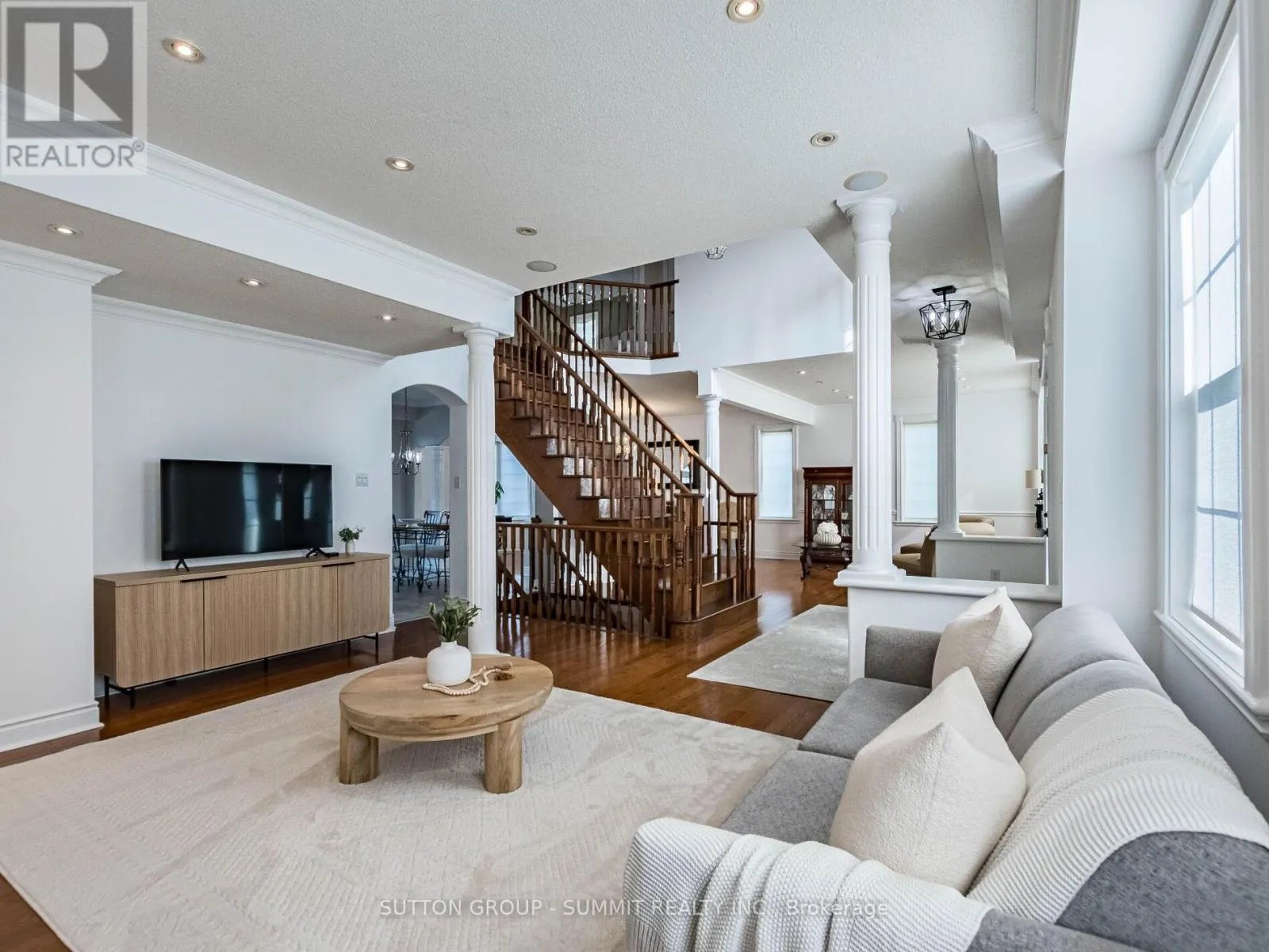 7123 GILLESPIE LANE