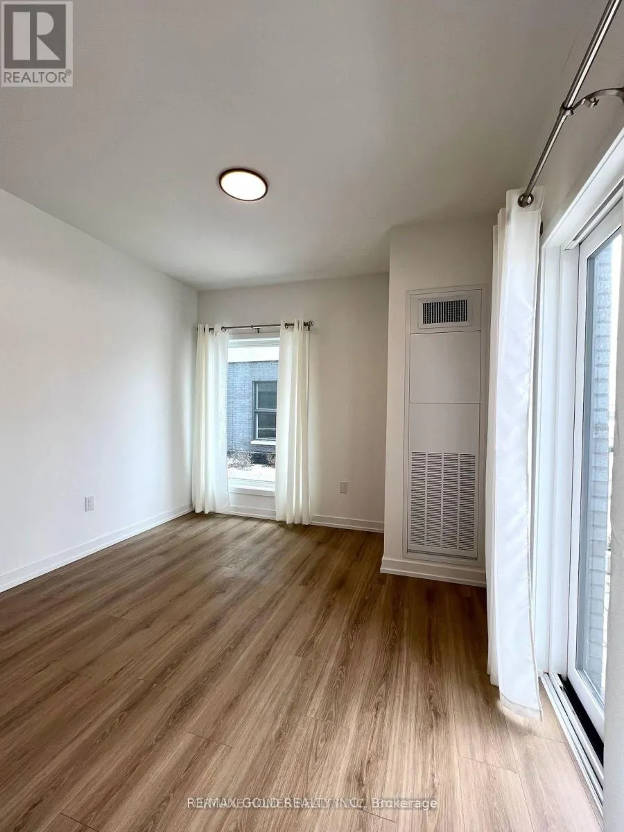 8 - 30 LAGERFELD DRIVE