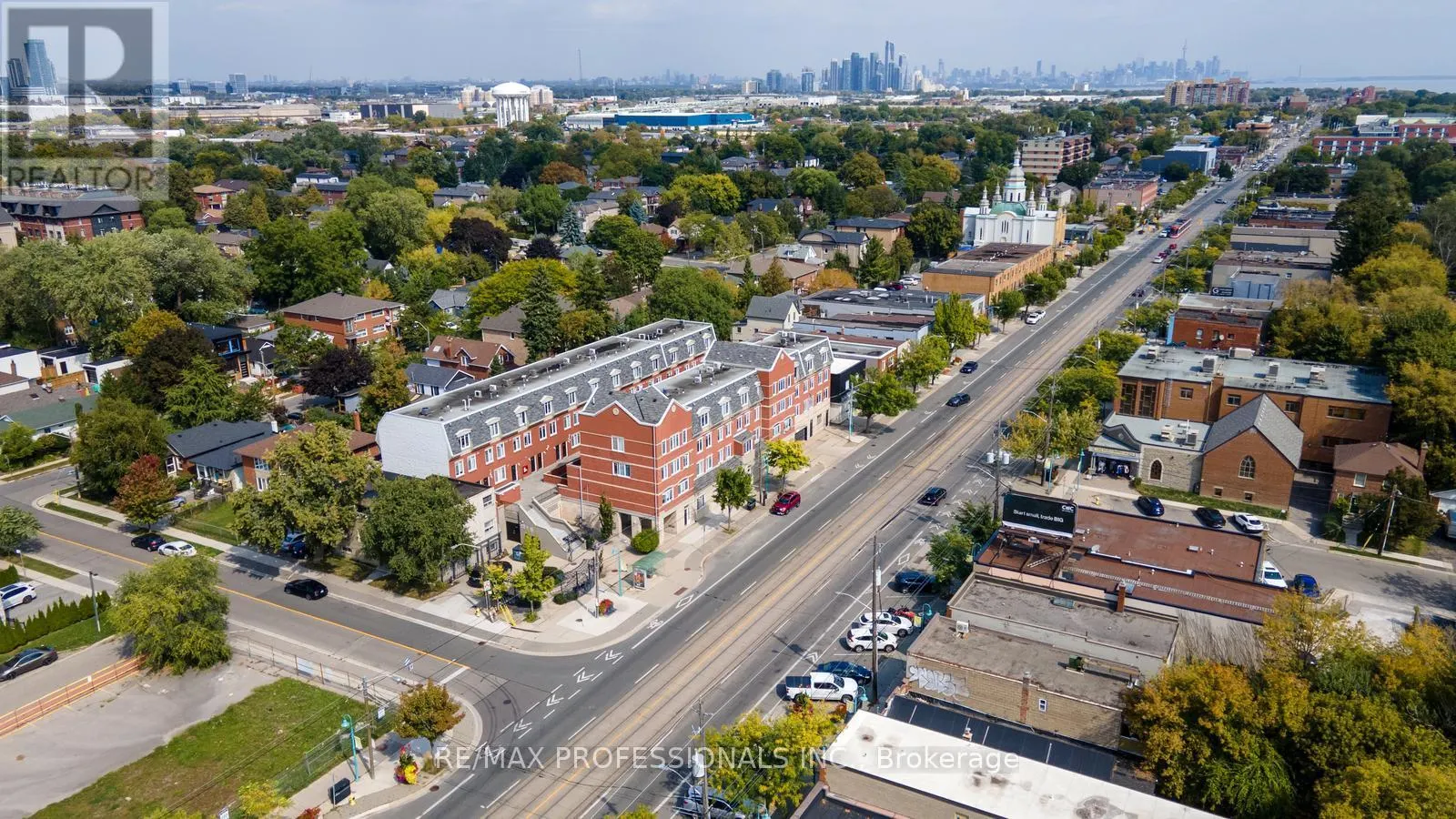104 - 3400 LAKE SHORE BOULEVARD W