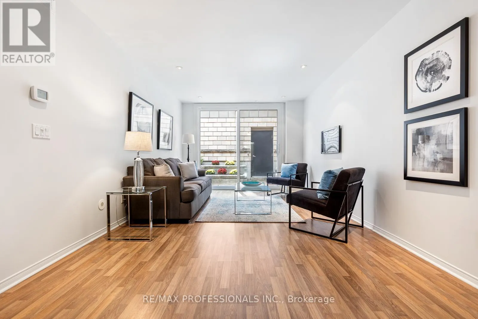 104 - 3400 LAKE SHORE BOULEVARD W