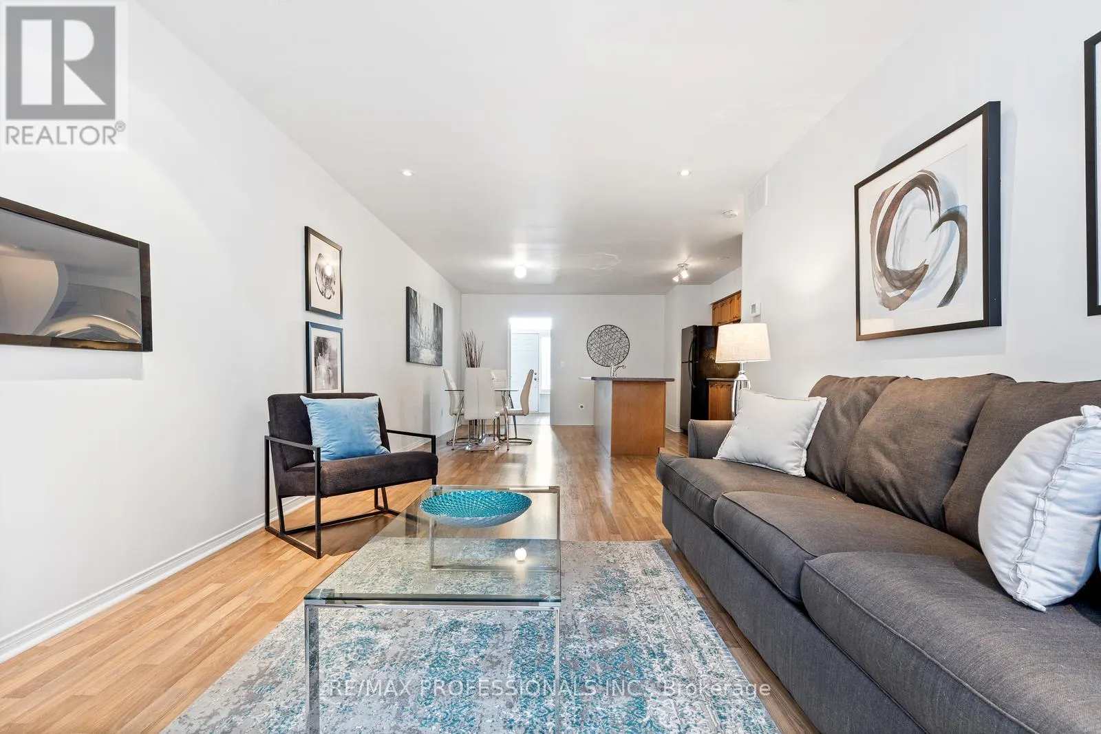 104 - 3400 LAKE SHORE BOULEVARD W
