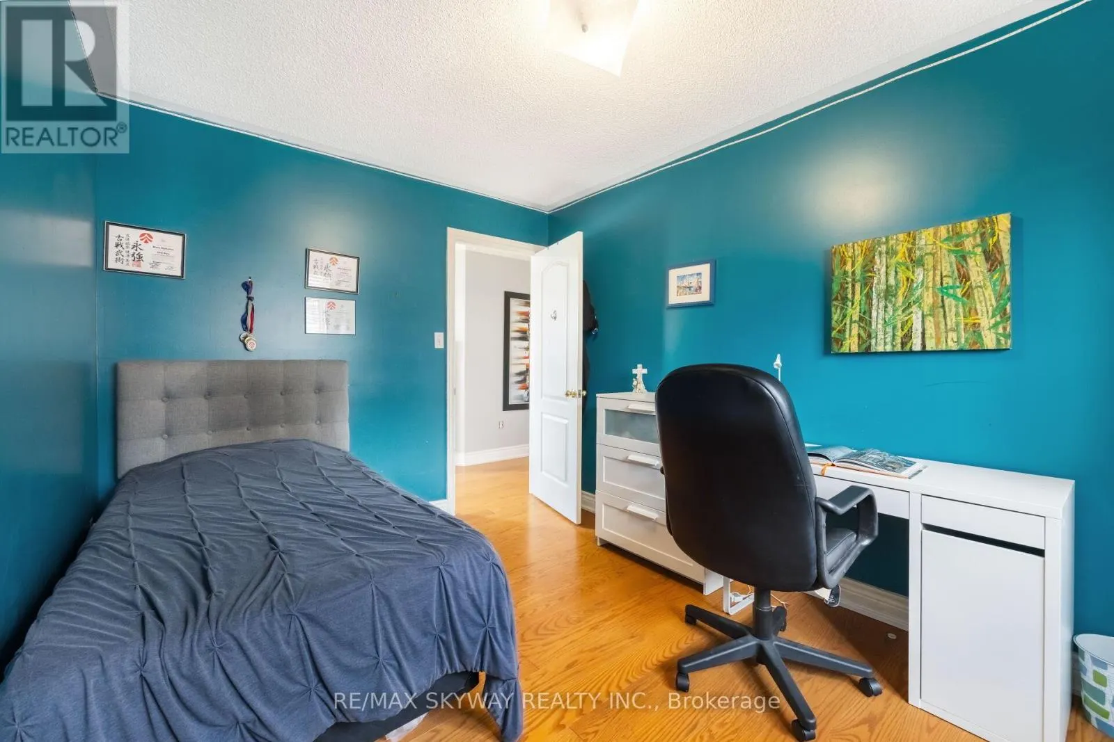 57 BANINGTON CRESCENT