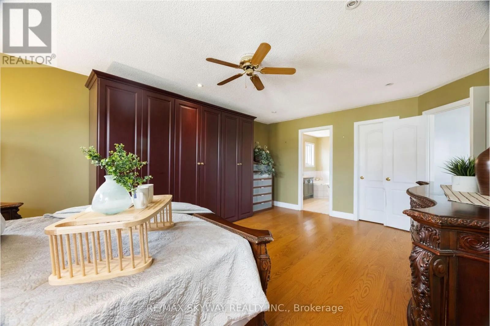 57 BANINGTON CRESCENT