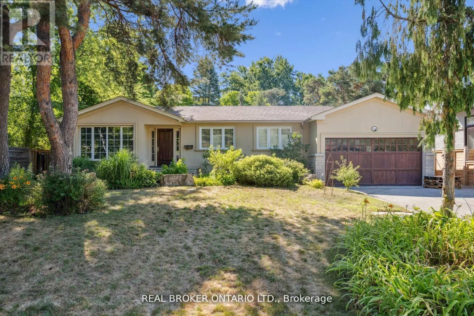 1204 CYNTHIA LANE