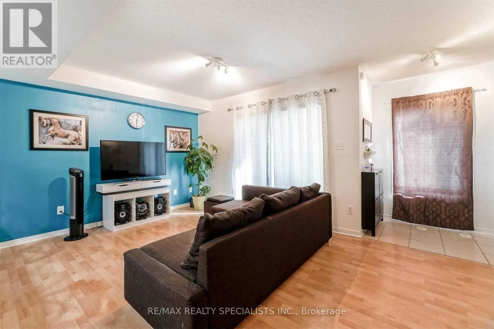 7 - 3250 BENTLEY DRIVE