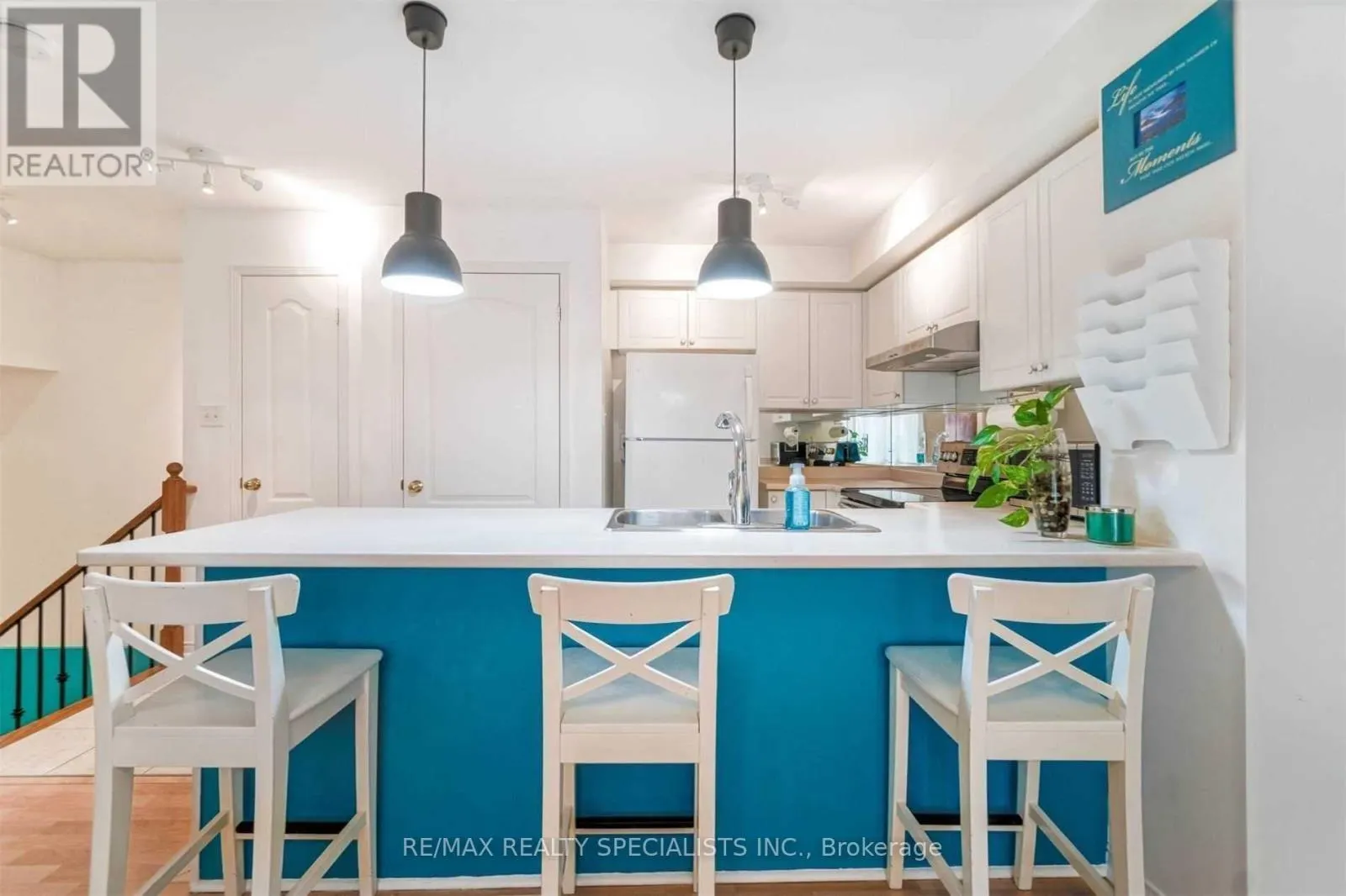 7 - 3250 BENTLEY DRIVE