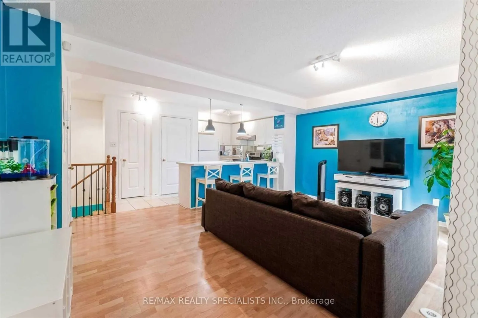 7 - 3250 BENTLEY DRIVE