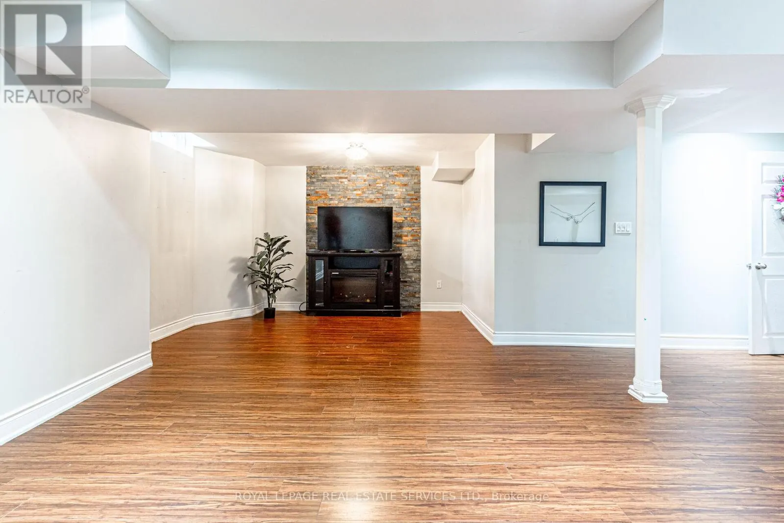 1536 KIRKROW CRESCENT