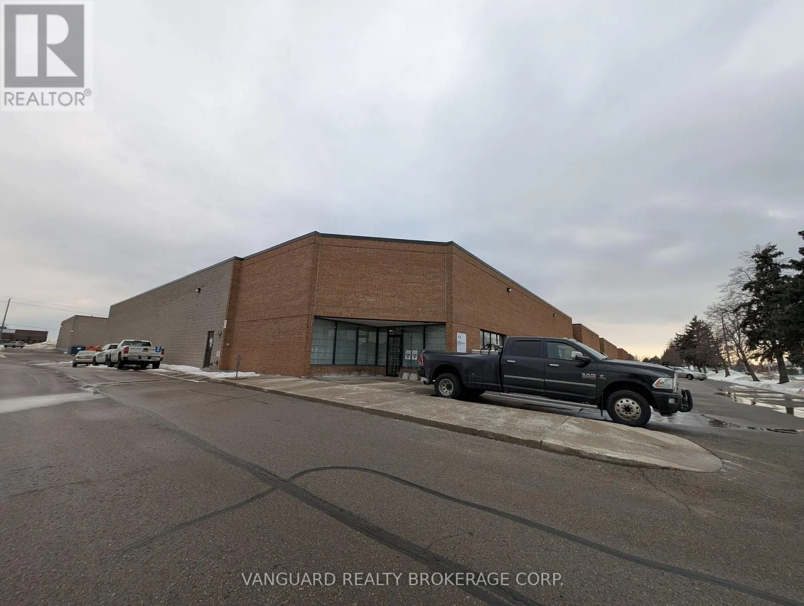 8 - 1750 COURTNEYPARK DRIVE