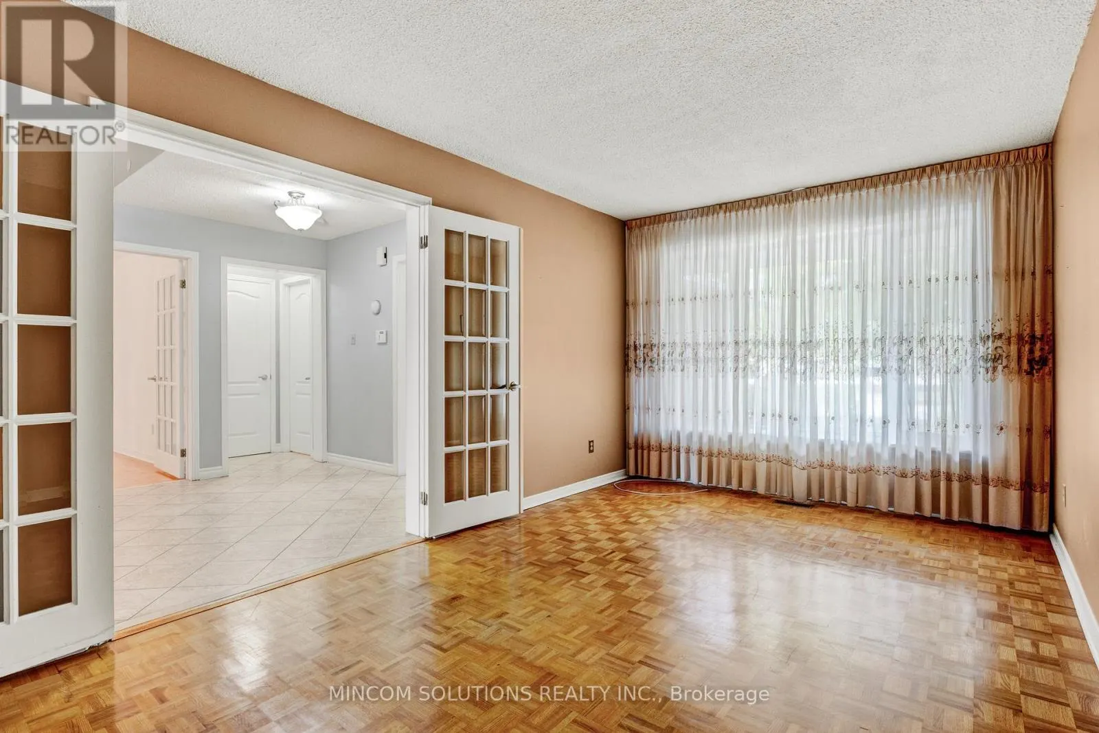 2394 CREDIT VALLEY ROAD E