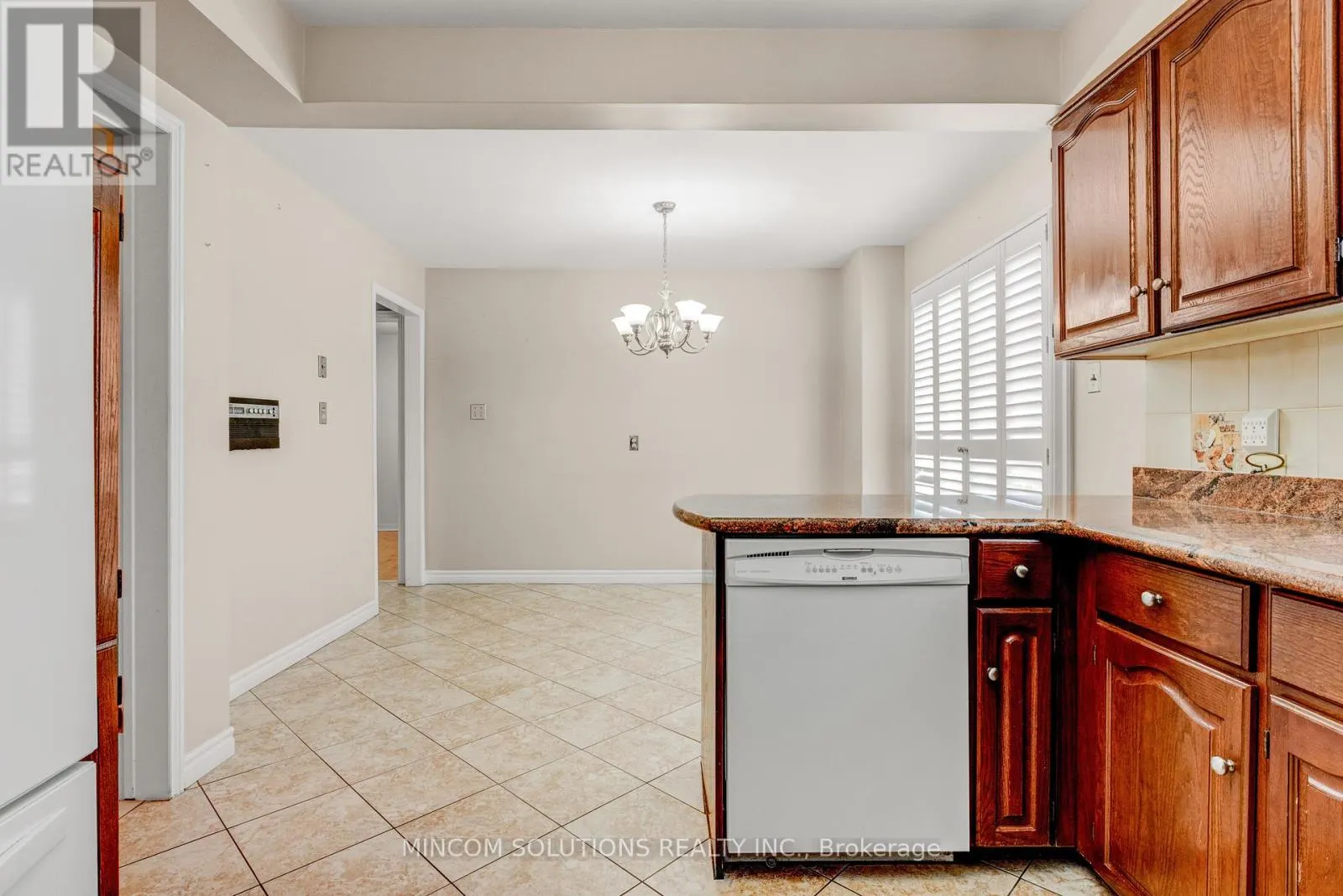 2394 CREDIT VALLEY ROAD E