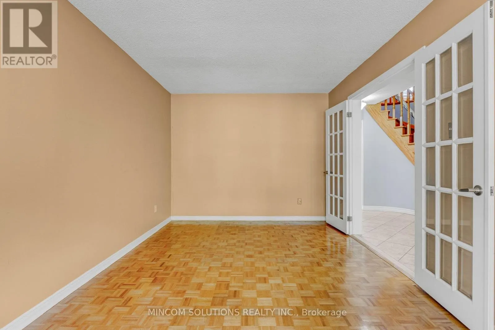 2394 CREDIT VALLEY ROAD E