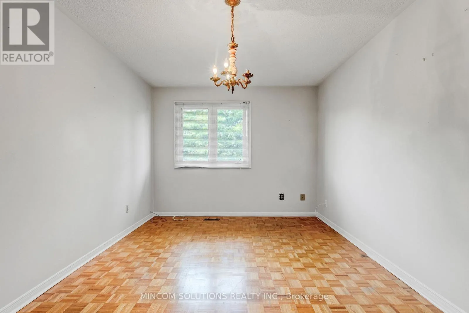 2394 CREDIT VALLEY ROAD E
