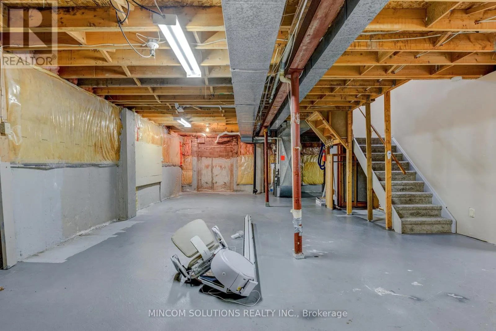 2394 CREDIT VALLEY ROAD E