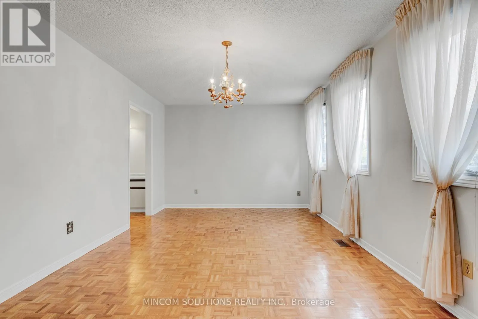 2394 CREDIT VALLEY ROAD E