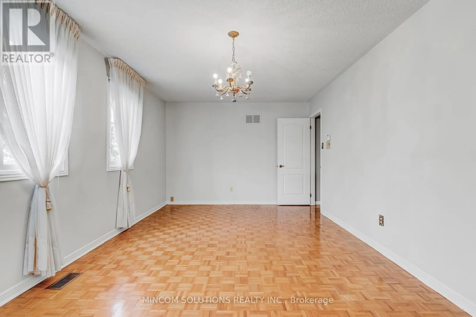 2394 CREDIT VALLEY ROAD E