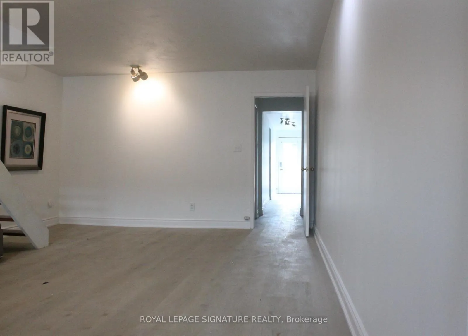 220 MAIN STREET E