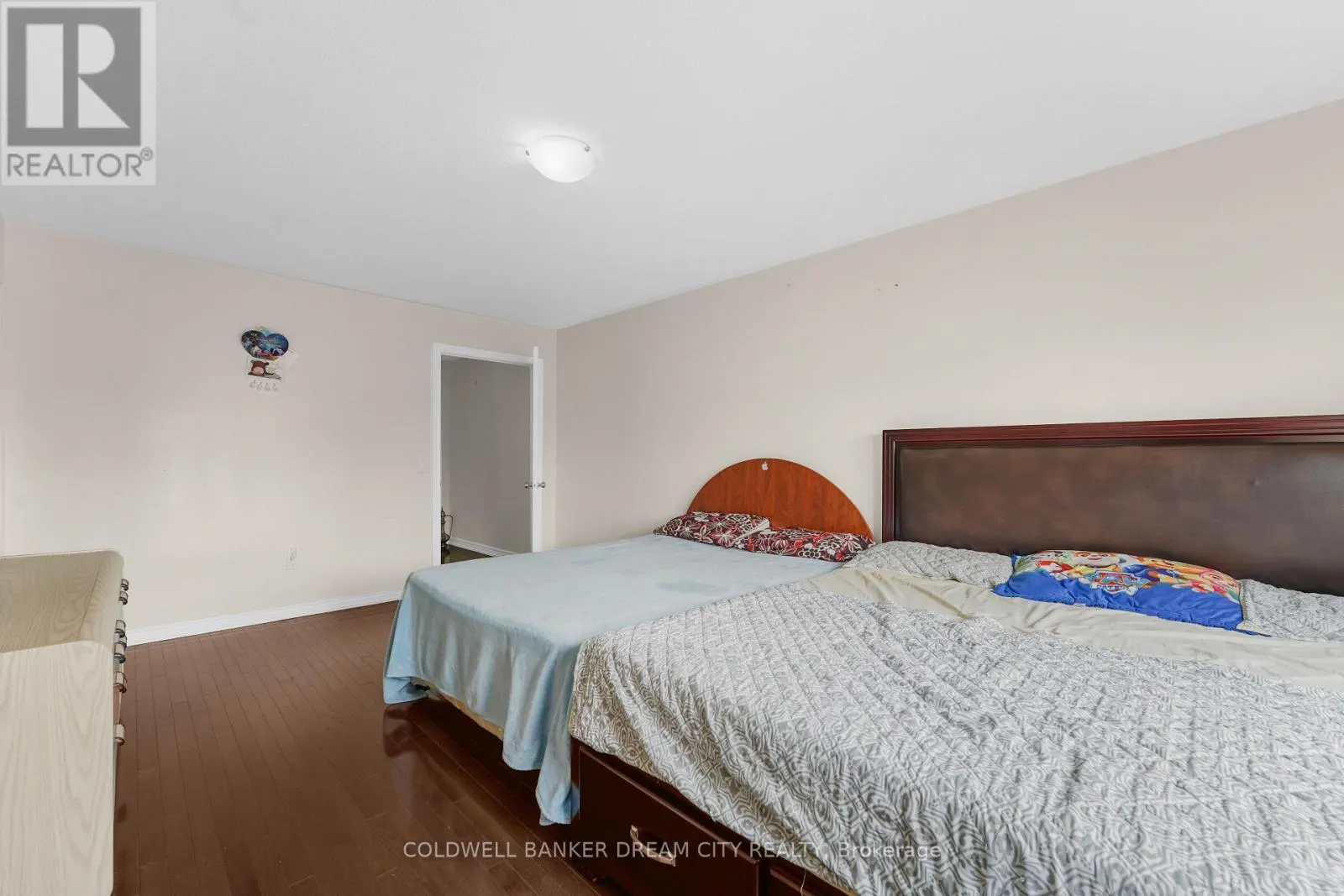 4 AUTUMN ARBOUR ROAD