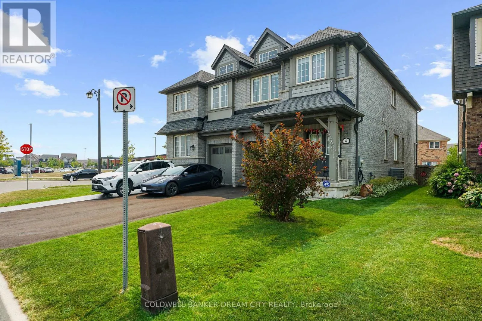 4 AUTUMN ARBOUR ROAD