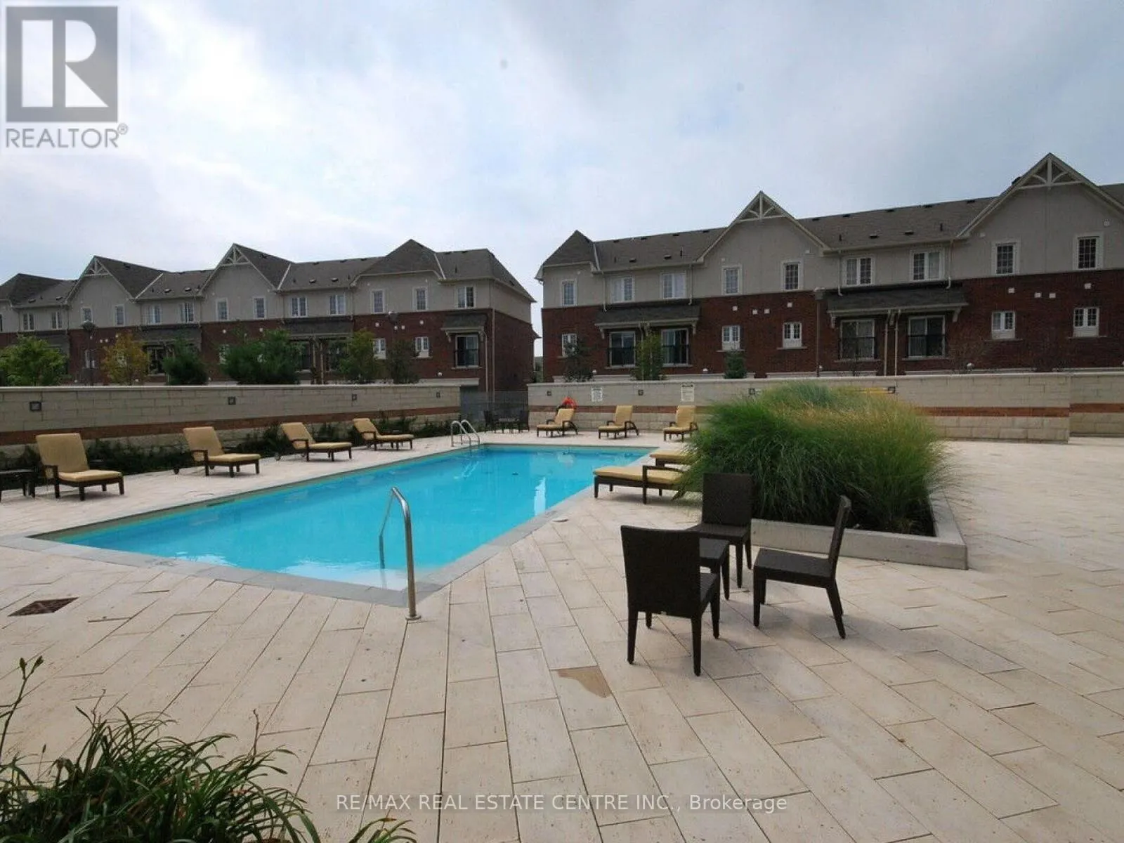 1102 - 2379 CENTRAL PARK DRIVE
