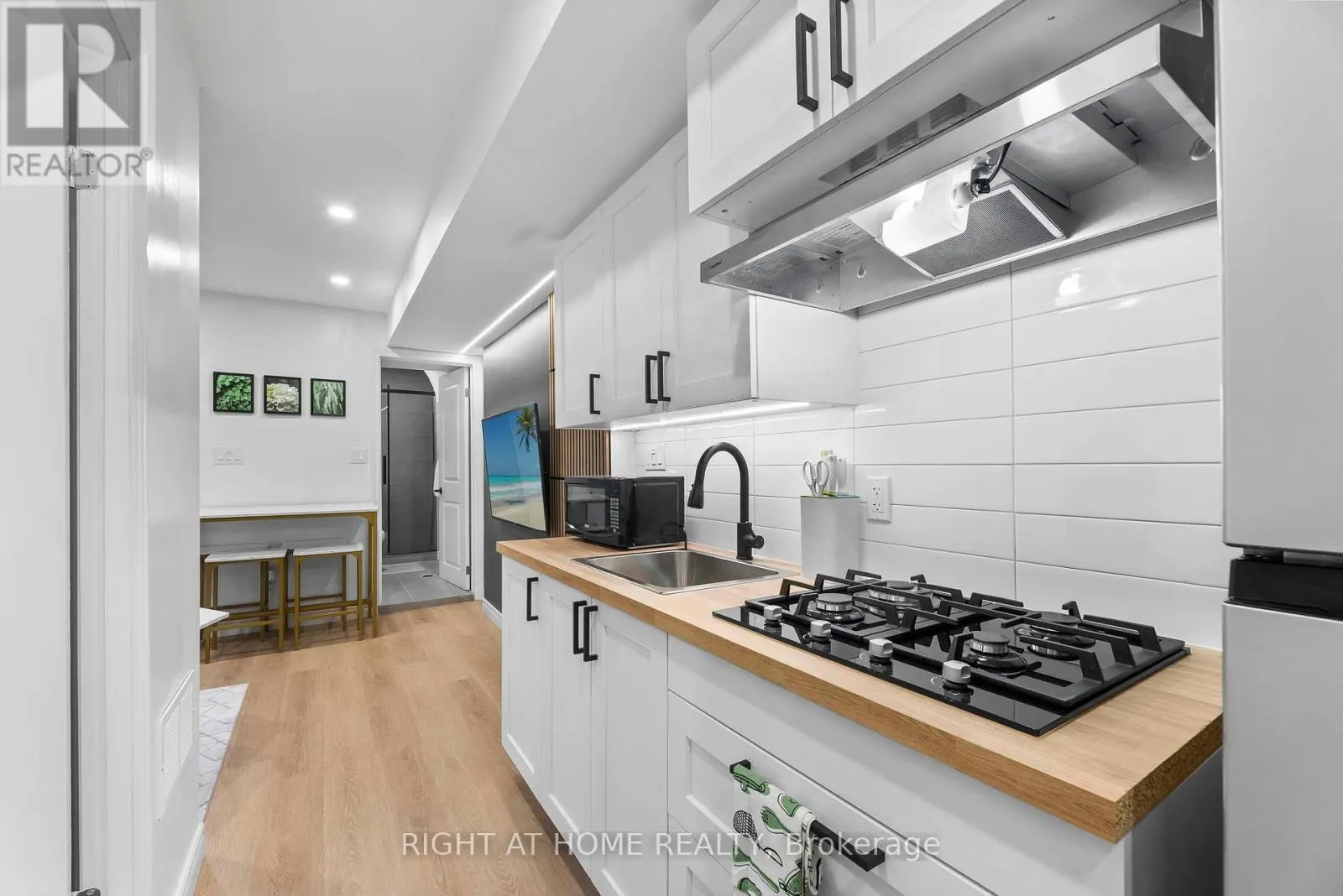 UNIT B2 - 158 INDIAN GROVE