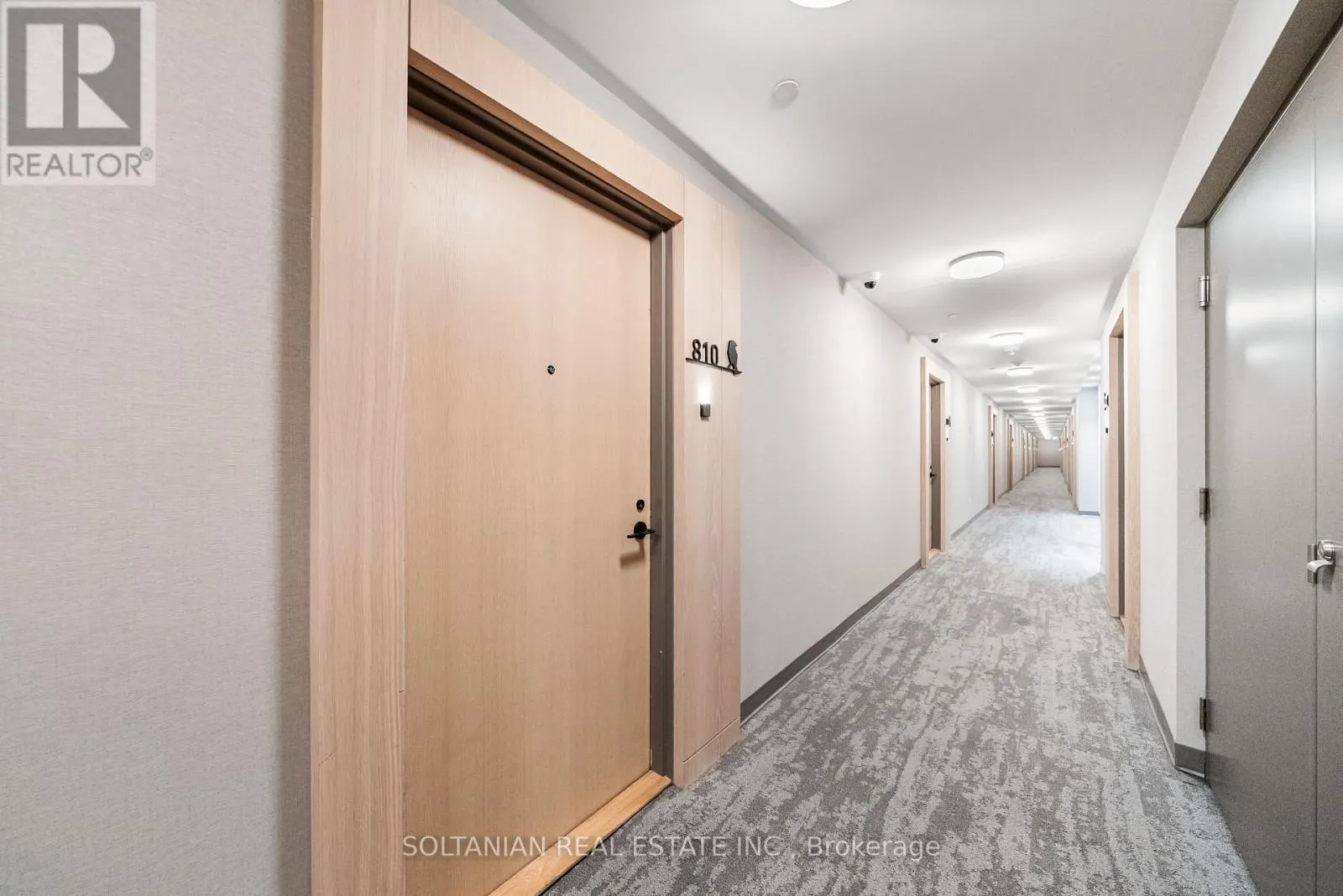 810 - 50 GEORGE BUTCHART DRIVE