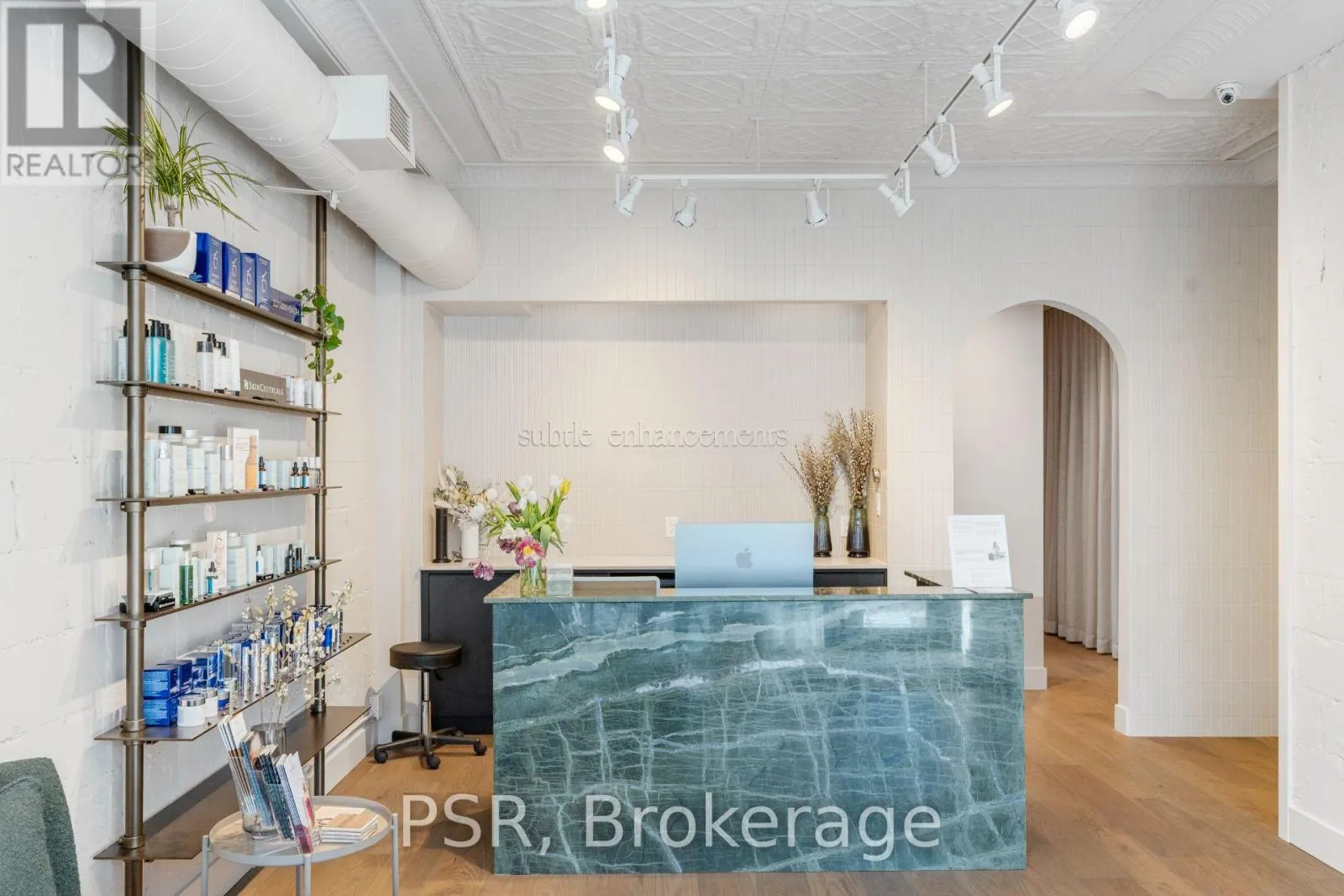 1656 QUEEN STREET W